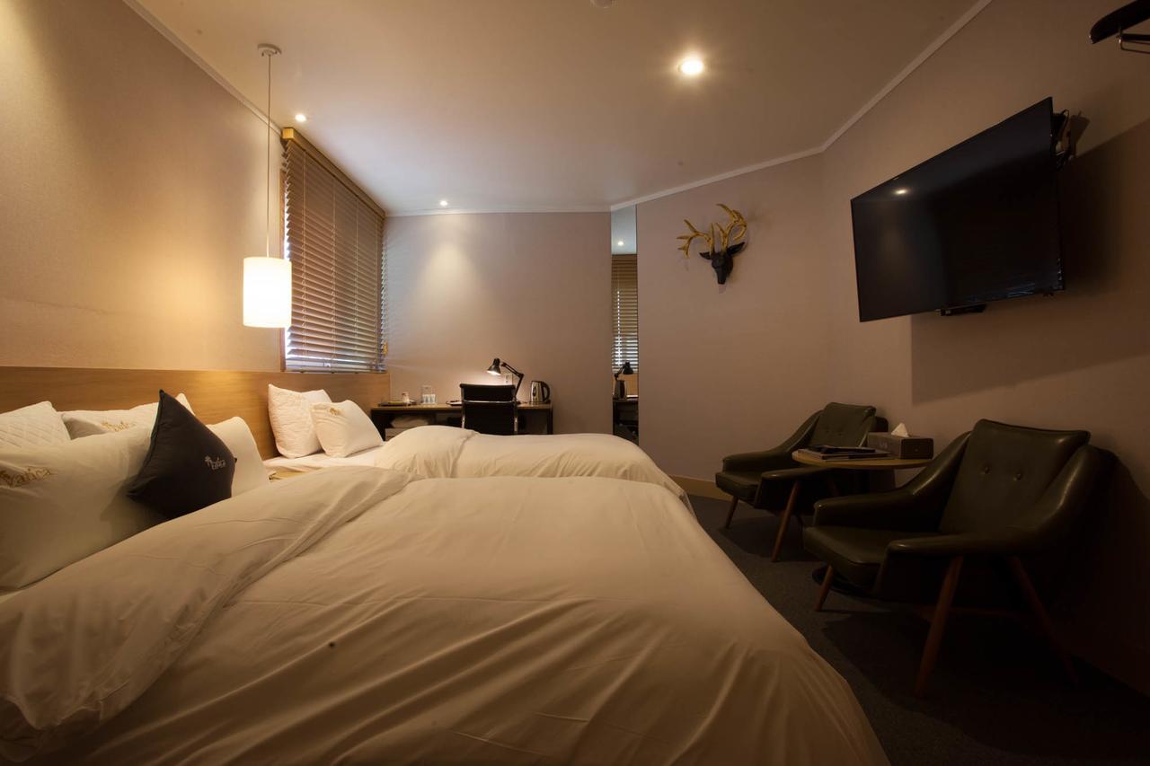 Centralperson Pyeongtaek Hotel Bagian luar foto