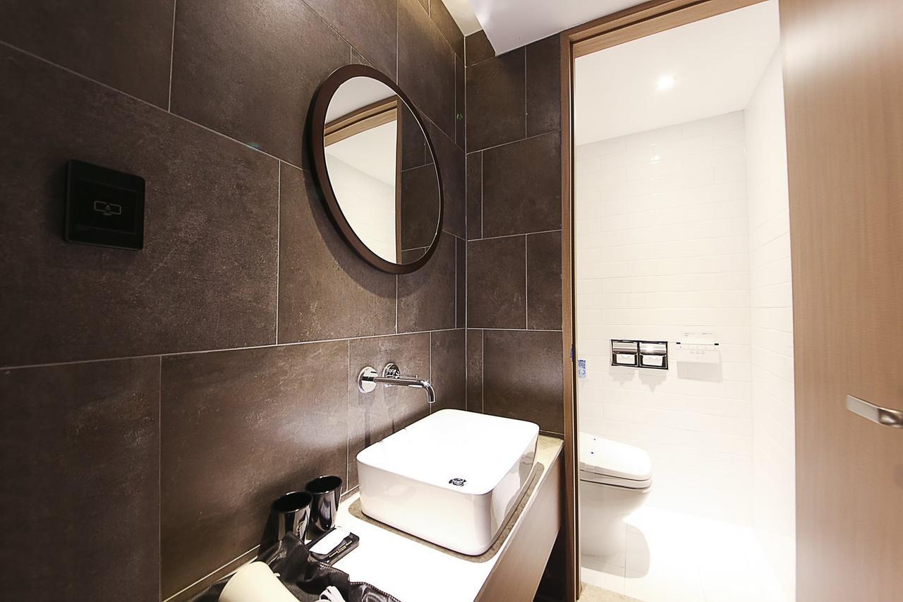 Centralperson Pyeongtaek Hotel Bagian luar foto
