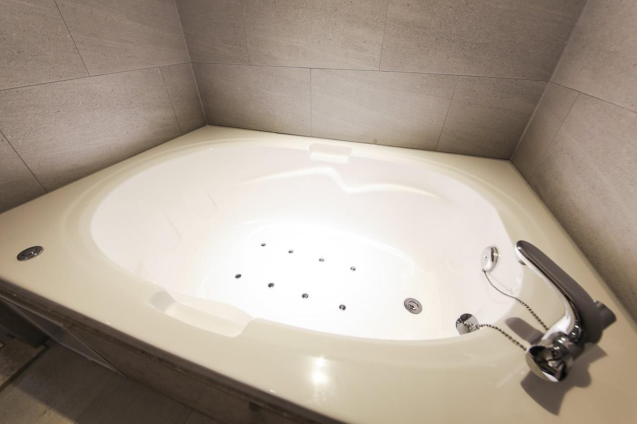 Centralperson Pyeongtaek Hotel Bagian luar foto