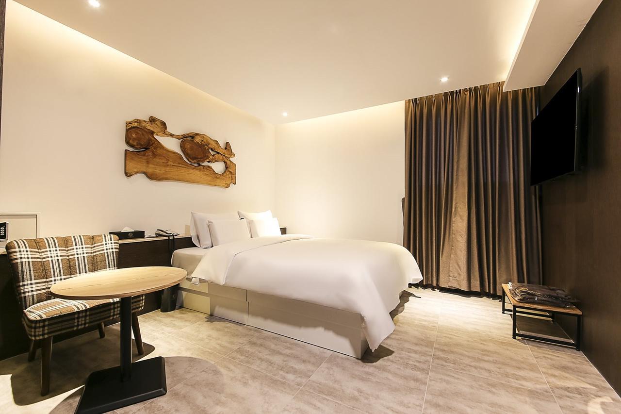 Centralperson Pyeongtaek Hotel Bagian luar foto