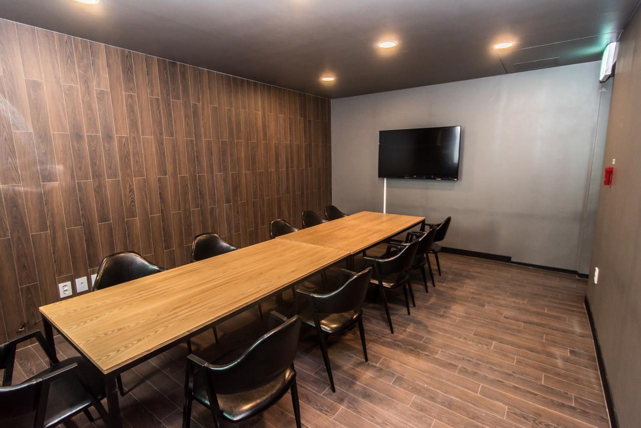 Centralperson Pyeongtaek Hotel Bagian luar foto